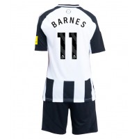 Newcastle United Harvey Barnes #11 Heimtrikotsatz Kinder 2024-25 Kurzarm (+ Kurze Hosen)